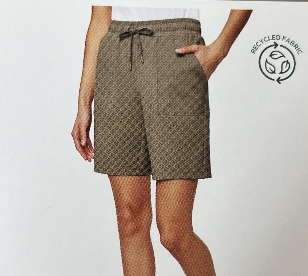Mondetta Ladies Active Bermuda Short Size S, NWT, Elasticized Waistband, Pockets